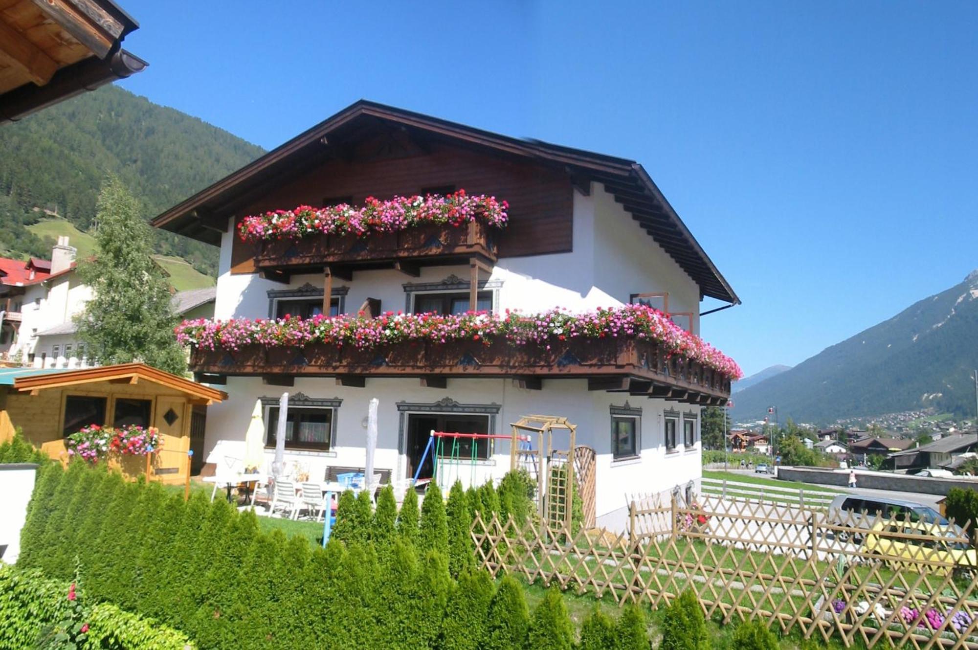 Pension Kristall Neustift im Stubaital Exterior foto