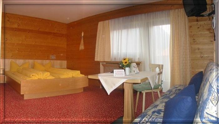 Pension Kristall Neustift im Stubaital Zimmer foto